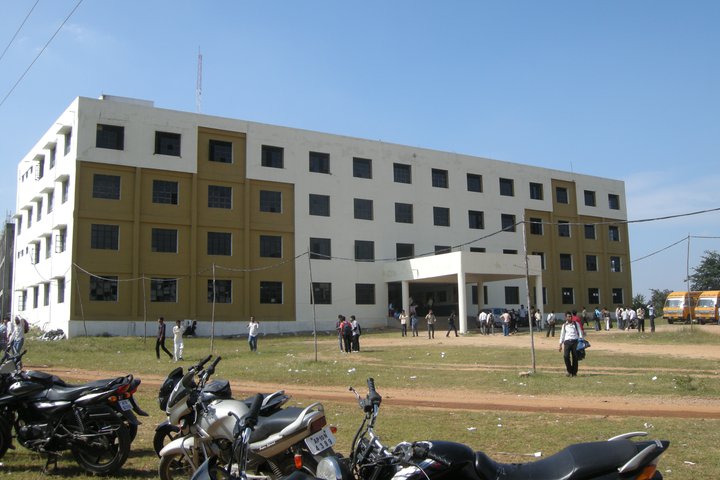 https://cache.careers360.mobi/media/colleges/social-media/media-gallery/9025/2019/3/19/Campus View of Azad College of Engineering and Technology Hyderabad_Campus-View.jpg